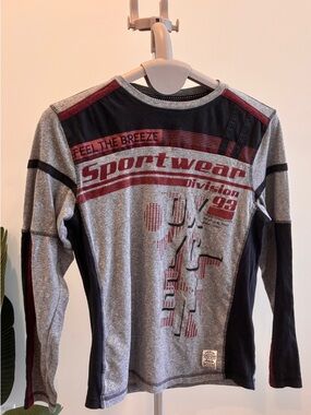 Men's Long Sleeve Sportwear Graphic Crew - Gray with Black & Burgundy